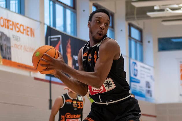 Quatarrius Wilson (9, WiHa Panthers Schwenningen) GER, Basketball, Barmer 2. Bundesliga Pro-A, Spieltag 28, Ehingen Urspring vs WiHa Panthers Villingen-Schwenningen, 06.03.2022, GER, Basketball, Barmer 2. Bundesliga Pro-A, Spieltag 28, Ehingen Urspring vs WiHa Panthers Villingen-Schwenningen, 06.03.2022 Ehingen Copyright: xEibner-Pressefotox EP_FWF
