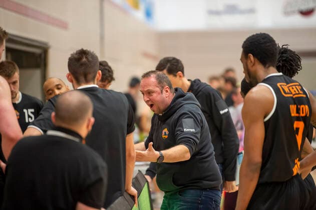 Alen Velcic (Trainer Wiha Panthers Schwenningen) on Fire in einem Timeout an der Bande GER, Basketball, Barmer 2. Bundesliga Pro-A, Spieltag 28, Ehingen Urspring vs WiHa Panthers Villingen-Schwenningen, 06.03.2022, GER, Basketball, Barmer 2. Bundesliga Pro-A, Spieltag 28, Ehingen Urspring vs WiHa Panthers Villingen-Schwenningen, 06.03.2022 Ehingen Copyright: xEibner-Pressefotox EP_FWF
