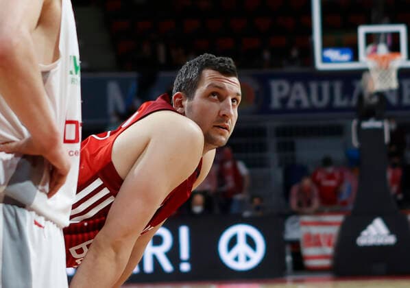 06.03.2022, BBL, FC Bayern Muenchen vs Brose Bamberg, Audi Dome Muenchen, Basketball, im Bild: Paul Zipser (FCB Basketball)