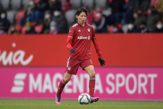 Fußball, Frauen Bundesliga, 06.03.2022, FC Bayern München - 1. FC Köln. Im Bild Saki KUMAGAI (FC Bayern München, 3) Dribbling Ball. München FC Bayern Campus Bayern Deutschland Copyright: Passion2Press MarkusxFischerx