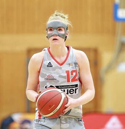 Laura HEBECKER (Wasserburg), Da-Basketball,1. Bundesliga 2021 22, , 06.03.22, TSV Wasserburg vs Gisa LIONS SV Halle, Wasserburg, Badria Sportzentrum Copyright: WolfgangxFehrmann