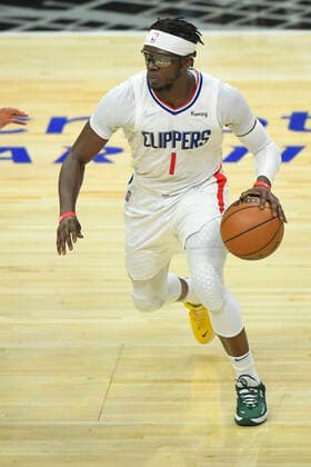 LOS ANGELES, CA - MARCH 06: LA Clippers guard Reggie Jackson (1) while playing the New York Knicks in a NBA, Basketball Herren, USA basketball game played at on March 6, 2022 at Crypto.com arena in Los Angeles, CA. (Photo by John McCoy Icon Sportswire) NBA: MAR 06 Knicks at Clippers Icon2203061084