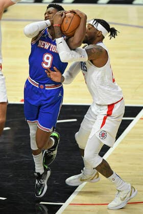 LOS ANGELES, CA - MARCH 06: New York Knicks guard RJ Barrett (9)and LA Clippers forward Robert Covington (23) vie for the ball during the second half in a NBA, Basketball Herren, USA basketball game played at on March 6, 2022 at Crypto.com arena in Los Angeles, CA. (Photo by John McCoy Icon Sportswire) NBA: MAR 06 Knicks at Clippers Icon2203061547