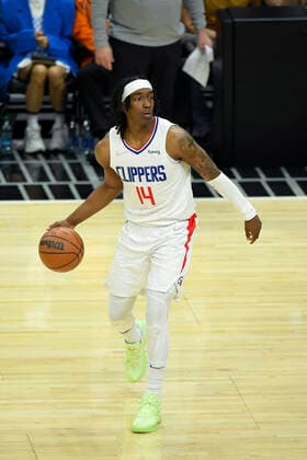 LOS ANGELES, CA - MARCH 06: LA Clippers guard Terance Mann (14) while playing the New York Knicks during the second half in a NBA, Basketball Herren, USA basketball game played at on March 6, 2022 at Crypto.com arena in Los Angeles, CA. (Photo by John McCoy Icon Sportswire) NBA: MAR 06 Knicks at Clippers Icon2203061661