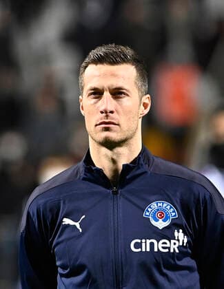 Uros Spajic of Kasimpasa during the Turkish Super league football match between Kasimpasa and Fenerbahce at Recep Tayyip Erdogan Stadium in Istanbul , Turkey on February 28 , 2022. ( Photo : Seskimphoto ) 