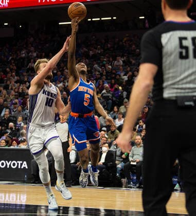 March 7, 2022, Sacramento, CA, USA: Sacramento Kings forward Domantas Sabonis (10) fouls New York Knicks guard Immanuel Quickley (5) and is ejected during a game at Golden 1 Center in Sacramento, Monday, March 7, 2022. Sacramento USA - ZUMAj89_ 0152636029st Copyright: xPaulxKitagakixJr.x
