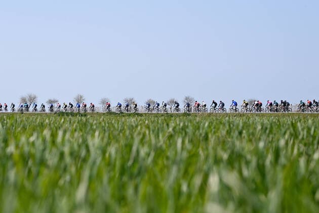 Bilder des Jahres 2022, Sport 03 März Sport Themen der Woche KW10 Sport Bilder des Tages Photo Fabio Ferrari - LaPresse March, 08 2022 Camaiore- Sovicille (Italy) Cycling 57 th Tirreno-Adriatico Eolo 2022 - Stage 2 - Camaiore - Sovicille. In the pic: a moment of the race  Copyright: xFabioxFerrari LaPressex
