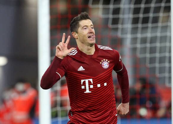 Torjubel 3:0 München, Torschütze Robert Lewandowski (Bayern) . FC Bayern München-RB Salszburg . München, GER, 08.03.2022, Fussball: Champions League: Saison 21 22: