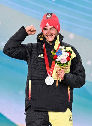 Paralympics, BEIJING 2022, Langlauf, Sprint, Siegerehrung mit Marco Maier (220309) -- ZHANGJIAKOU, March 9, 2022 -- Silver medalist Marco Maier of Germany poses during the awarding ceremony for the Para Cross-Country Skiing Men s Sprint Free Standing event of Beijing 2022 Winter Paralympics at Zhangjiakou Medals Plaza in Zhangjiakou, north China s Hebei Province, March 9, 2022. ) (SP)CHINA-ZHANGJIAKOU-WINTER PARALYMPICS-PARA CROSS-COUNTRY SKIING-MEN S SPRINT FREE STANDING-AWARDING CEREMONY(CN) WangxXi 