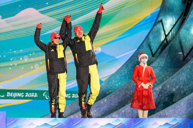 Paralympic Games Beijing 2022 09.3.2022 Day (5) ZHANGIJAKOU, PEOPLES REPUBLIC OF CHINA - MARCH 09: Image of the Paralympic Games Beijing 2022 during the medal ceremonies at Zhangijakou Medals Plaza of Zhangijakou on 20.8.2021 in Hebei Peoples Republic of China. KAZMAIER, Linn (GER), local club: SZ Roemerstein (WUER), date of birth: 05.11.2006 place of birth: Nuertingen, paralympic classification: B3 and her guide BAUMANN, Florian (GER) on the podest for their bronce medal. Oliver Kremer DBS Copyright: xBEAUTIFULxSPORTS OliverxKremerx