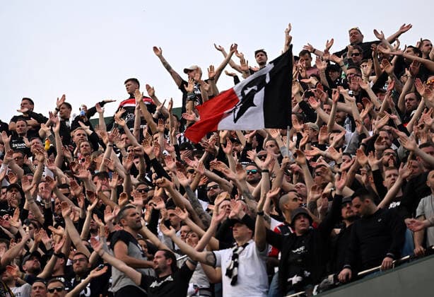 09.03.2022, xjhx, Fussball UEFA Europa League, Real Betis Sevilla - Eintracht Frankfurt emspor, v.l. Fans Eintracht Frankfurt, Stimmung, Schals, Ultras, UF97 (DFL DFB REGULATIONS PROHIBIT ANY USE OF PHOTOGRAPHS as IMAGE SEQUENCES and or QUASI-VIDEO) Sevilla