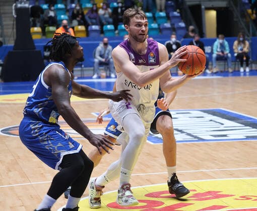 Will Cherry (Skyliners Frankfurt 29) und Jake Toolson (BG Goettingen 2), Skyliners Frankfurt vs. BG Goettingen, Basketball, 1. Easy Credit- Bundesliga, 21. Spieltag, 09.03.2022, Skyliners Frankfurt vs. BG Goettingen, Basketball, 1. Easy Credit- Bundesliga, 21. Spieltag, 09.03.2022 Frankfurt Copyright: xJoergxNiebergall Eibner-Pressefox EP_JNL