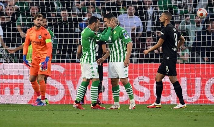 09.03.2022, xjhx, Fussball UEFA Europa League, Real Betis Sevilla - Eintracht Frankfurt emspor, v.l. Torjubel nach dem Tor zum celebrating the goal celebrate 1:1 durch Nabil Fekir (Real Betis Sevilla) (DFL DFB REGULATIONS PROHIBIT ANY USE OF PHOTOGRAPHS as IMAGE SEQUENCES and or QUASI-VIDEO) Sevilla