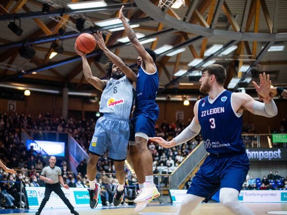 Terrell Harris (HAKRO Merlins Crailsheim) am Korb, HAKRO Merlins Crailsheim vs. ZZ Leiden, FIBA Europe Cup, Viertelfinale Hinspiel, 09.03.2022, Spielzeit 2021 2022 HAKRO Merlins Crailsheim vs. ZZ Leiden, FIBA Europe Cup, Viertelfinale Hinspiel, 09.03.2022, Spielzeit 2021 2022 Copyright: xEibner Memmlerx EP_MMR