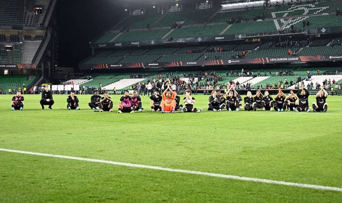 09.03.2022, xjhx, Fussball UEFA Europa League, Real Betis Sevilla - Eintracht Frankfurt emspor, v.l. Jubel Freude über den Sieg (DFL DFB REGULATIONS PROHIBIT ANY USE OF PHOTOGRAPHS as IMAGE SEQUENCES and or QUASI-VIDEO) Sevilla