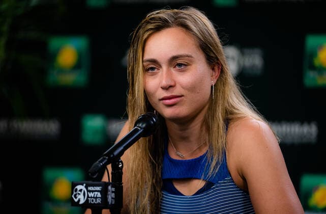 March 9, 2022, INDIAN WELLS, CALIFORNIA, UNITED STATES: Paula Badosa of Spain talks to the media at the 2022 BNP Paribas Open WTA, Tennis Damen 1000 tennis tournament INDIAN WELLS UNITED STATES - ZUMAa181 20220309_zaa_a181_314 Copyright: xRobxPrangex
