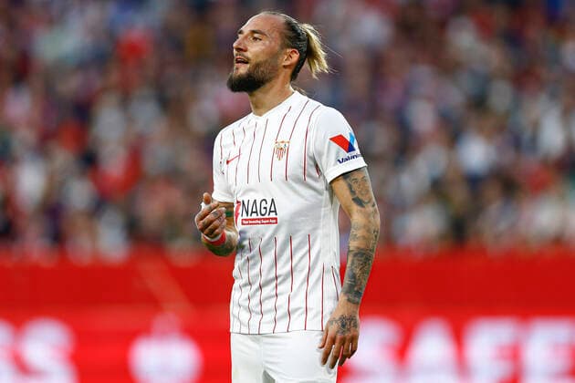 ESP: Sevilla FC-West Ham. UEFA Europa League Nemanja Gudelj of Sevilla FC during the UEFA Europa League match, round of 16 between Sevilla FC and West Ham played at Sanchez Pizjuan Stadium on March 10, 2022 in Sevilla, Spain. (Antonio Pozo PRESSINPHOTO) kpng Copyright: xAntonioxPozox xPRESSINPHOTOx AP_100322_009