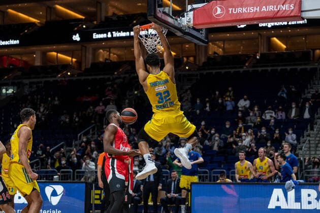 Basketball Berlin 10.03.2022 Saison 2021 2022 Euroleague Regular Season Alba Berlin - Olympiakos Piräus Johannes Thiemann (Alba Berlin, No.32)