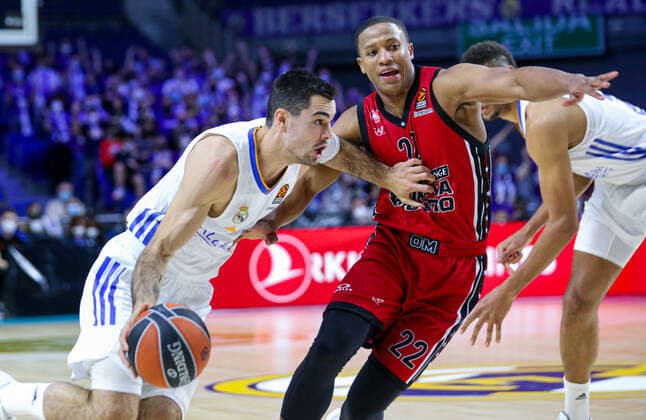 10th March 2022; Wizink Center; Madrid, Spain; Turkish Airlines Euroleague Basketball; Spain, Real Madrid vs AX Armani Exchange Milan; Alberto Abalde (Madrid) and Devon Hall (Milan) Madrid Spain Basketball Copyright: xAlbaxPachecox xAgenciaxLOFx