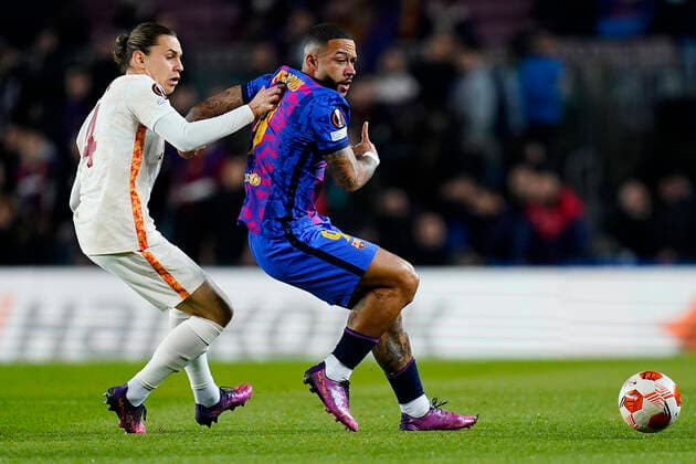 ESP: FC Barcelona, Barca v Galatasaray SK. UEFA Europa League Memphis Depay of FC Barcelona and Taylan Antalyali of Galatasaray SK during the UEFA Europa League match between FC Barcelona v Galatasaray SK played at Camp Nou Stadium Stadium on March 10, 2022 in Barcelona, Spain. kpng Copyright: xSergioxRuizx xPRESSINPHOTOx PS_100322_003