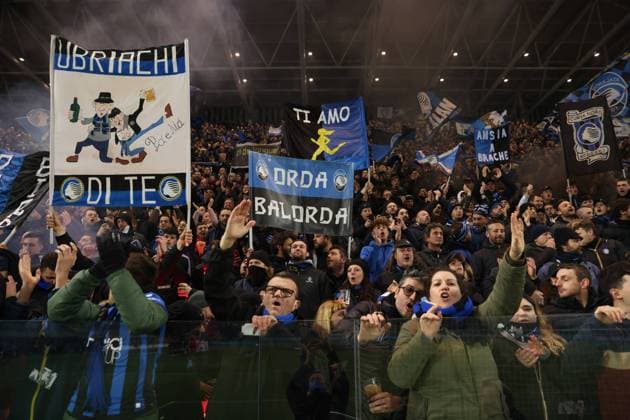 Bergamo, Italy, 10th March 2022. Atalanta fans during the UEFA Europa League match at Gewiss Stadium, Bergamo. Picture credit should read: Jonathan Moscrop Sportimage EDITORIAL USE ONLY. No use with unauthorised audio, video, data, fixture lists, club league logos or live services. Online in-match use limited to 120 images, no video emulation. No use in betting, games or single club league player publications. SPI-1574-0009