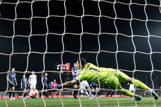 March 10, 2022, Bergamo, Italy: Bergamo, Italy, Gewiss Stadium, March 10, 2022, Charles Aranguiz (Bayer 04 Leverkusen) scores his side s first goal of the match during Atalanta BC vs Bayer Leverkusen - football Europa League match. football Europa League match - Atalanta BC vs Bayer Leverkusen, Bergamo, Italy  - ZUMAl164 20220310_zsa_l164_014 Copyright: xFrancescoxScaccianocex