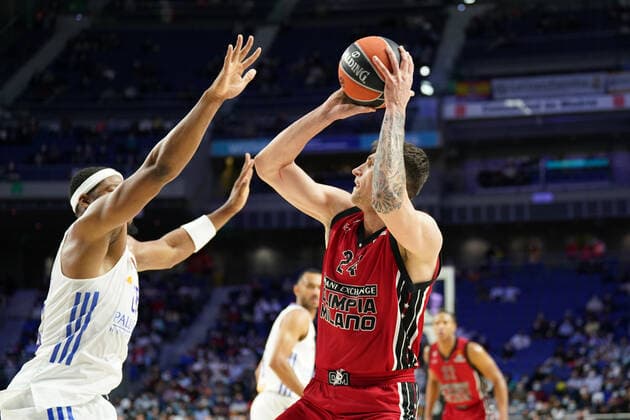 March 10, 2022, Madrid, Spain: Madrid, Spain, Palacio de Deportes, March 10, 2022, Dinos Mitoglou (AX Armani Exchange Milan) shooting thwarted by Guerschon Yabusele (Real Madrid) during Real Madrid Baloncesto vs A.X Armani Exchange Milano - Basketball Euroleague Championship. Basketball Euroleague Championship - Real Madrid Baloncesto vs A X Armani Exchange Milano, Madrid, Spain - ZUMAl164 20220310_zsa_l164_048 Copyright: xSimonexLucarellix