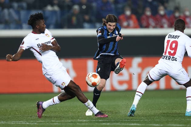 Hans Hateboer (Atalanta BC) shoots the ball during Atalanta BC vs Bayer Leverkusen, football Europa League match in Bergamo, Italy, March 10 2022  Copyright: xFrancescoxScaccianocex xipa-agenx xx 0