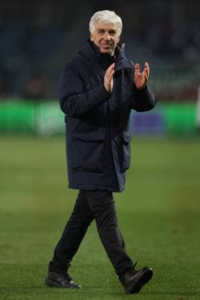 Bergamo, Italy, 10th March 2022. Gian Piero Gasperini Head coach of Atalanta acknowledges the fans following the final whistle of the UEFA Europa League match at Gewiss Stadium, Bergamo. Picture credit should read: Jonathan Moscrop Sportimage EDITORIAL USE ONLY. No use with unauthorised audio, video, data, fixture lists, club league logos or live services. Online in-match use limited to 120 images, no video emulation. No use in betting, games or single club league player publications. SPI-1574-0055