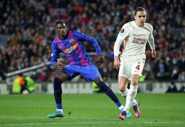 FC Barcelona, Barca v Galatasaray: Round of 16 Leg One - UEFA Europa League Taylan Antalyali and Ousmane Dembele during the match between FC Barcelona and Galatasaray SK, corresponding to the first leg of the round of 16 of the UEFA Europa League, played at the Camp Nou Stadium, in Barcelona, on 10th March 2022. Barcelona Spain  Copyright: xUrbanandsportx originalFilename:urbanandsport-fcbarcel220310_npuCI.jpg