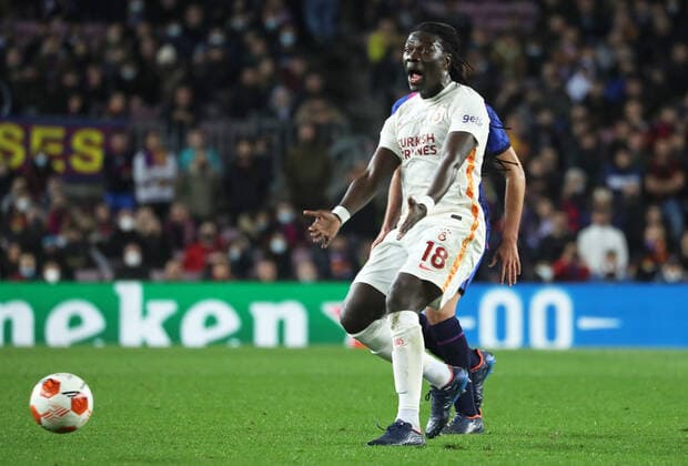 FC Barcelona, Barca v Galatasaray: Round of 16 Leg One - UEFA Europa League Bafetimbi Gomis during the match between FC Barcelona and Galatasaray SK, corresponding to the first leg of the round of 16 of the UEFA Europa League, played at the Camp Nou Stadium, in Barcelona, on 10th March 2022. Barcelona Spain  Copyright: xUrbanandsportx originalFilename:urbanandsport-fcbarcel220310_nprdc.jpg