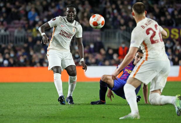FC Barcelona, Barca v Galatasaray: Round of 16 Leg One - UEFA Europa League Bafetimbi Gomis during the match between FC Barcelona and Galatasaray SK, corresponding to the first leg of the round of 16 of the UEFA Europa League, played at the Camp Nou Stadium, in Barcelona, on 10th March 2022. Barcelona Spain  Copyright: xUrbanandsportx originalFilename:urbanandsport-fcbarcel220310_npCUI.jpg
