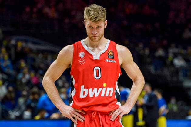 Thomas Walkup (Olympiakos Piraeus, 0), Freisteller, nachdenklich, GER, Basketball, Alba Berlin vs Olympiakos Piraeus (Stats Turkish Airlines EuroLeague 2021 22), Saison 2021 2022, 10.03.2022, Basketball - Alba Berlin vs Olympiakos Piraeus (Stats Turkish Airlines EuroLeague 2021 22), Spiel, 10.03.2022, Berlin Copyright: xEibner-Pressefoto UwexKochx EP_UKH