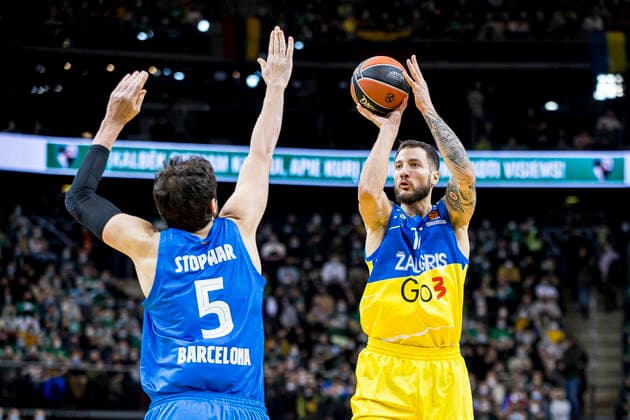 2022-03-11 Kaunas Lithuania. Zalgiris Kaunas plays Euroleague game vs Barcelona in Zalgiris arena on 11 of March 2022. Instead of traditional green white, Lithuanian players are dressed in blue yellow shirts supporting Ukraine s fight against Russian invasion. Joffrey Lauvergne. A16I9715  Copyright: xRokasxLukoseviciusx Euroleague basketball