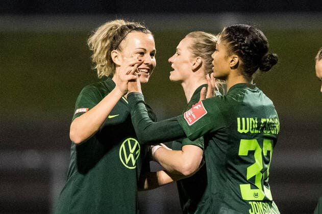 FLYERALARM. Frauen Fussball Bundesliga, 1. FC Koeln - VfL Wolfsburg; 11.03.2022 Jubel zum 0:1 durch Sveindis Jonsdottir ( 32, VfL Wolfsburg) FLYERALARM Frauen Fussball Bundesliga, 1. FC Koeln - VfL Wolfsburg, Koeln, Geissbockheim DFB REGULATIONS PROHIBIT ANY USE OF PHOTOGRAPHS AS IMAGE SEQUENCES AND OR QUASI-VIDEO. Copyright: xBEAUTIFULxSPORTS Wunderlx