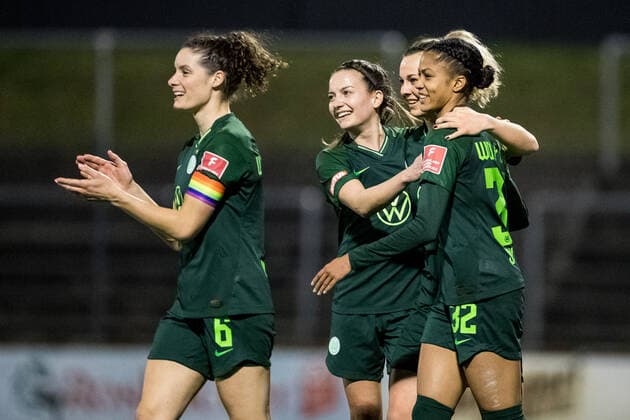 FLYERALARM. Frauen Fussball Bundesliga, 1. FC Koeln - VfL Wolfsburg; 11.03.2022 Jubel zum 0:2 durch Sveindis Jonsdottir ( 32, VfL Wolfsburg) FLYERALARM Frauen Fussball Bundesliga, 1. FC Koeln - VfL Wolfsburg, Koeln, Geissbockheim DFB REGULATIONS PROHIBIT ANY USE OF PHOTOGRAPHS AS IMAGE SEQUENCES AND OR QUASI-VIDEO. Copyright: xBEAUTIFULxSPORTS Wunderlx