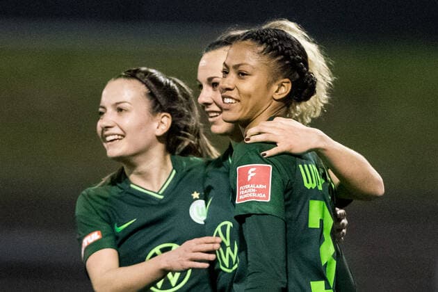 FLYERALARM. Frauen Fussball Bundesliga, 1. FC Koeln - VfL Wolfsburg; 11.03.2022 Jubel zum 0:2 durch Sveindis Jonsdottir ( 32, VfL Wolfsburg) FLYERALARM Frauen Fussball Bundesliga, 1. FC Koeln - VfL Wolfsburg, Koeln, Geissbockheim DFB REGULATIONS PROHIBIT ANY USE OF PHOTOGRAPHS AS IMAGE SEQUENCES AND OR QUASI-VIDEO. Copyright: xBEAUTIFULxSPORTS Wunderlx