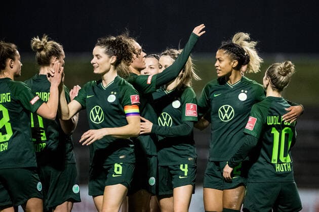 FLYERALARM. Frauen Fussball Bundesliga, 1. FC Koeln - VfL Wolfsburg; 11.03.2022 Jubel zum 0:2 durch Sveindis Jonsdottir ( 32, VfL Wolfsburg) FLYERALARM Frauen Fussball Bundesliga, 1. FC Koeln - VfL Wolfsburg, Koeln, Geissbockheim DFB REGULATIONS PROHIBIT ANY USE OF PHOTOGRAPHS AS IMAGE SEQUENCES AND OR QUASI-VIDEO. Copyright: xBEAUTIFULxSPORTS Wunderlx