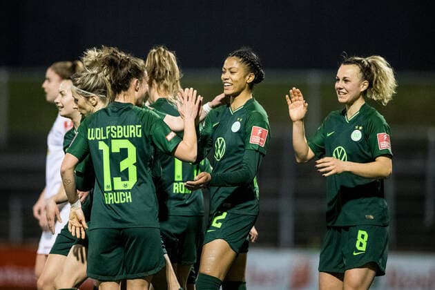 FLYERALARM. Frauen Fussball Bundesliga, 1. FC Koeln - VfL Wolfsburg; 11.03.2022 Jubel zum 0:2 durch Sveindis Jonsdottir ( 32, VfL Wolfsburg) FLYERALARM Frauen Fussball Bundesliga, 1. FC Koeln - VfL Wolfsburg, Koeln, Geissbockheim DFB REGULATIONS PROHIBIT ANY USE OF PHOTOGRAPHS AS IMAGE SEQUENCES AND OR QUASI-VIDEO. Copyright: xBEAUTIFULxSPORTS Wunderlx