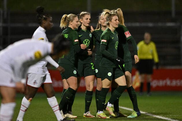 Jubel, Freuen, celebrate, happy, cheer , Goal Celebration V FL Wolfsburg 0:4, 11.03.2022, Köln (Deutschland), Fussball, Flyeralarm Frauen-Bundesliga, 1. FC Köln - VFL Wolfsburg