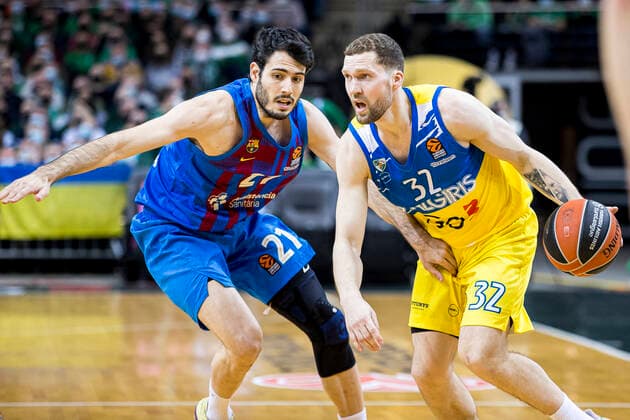 2022-03-11 Kaunas Lithuania. Zalgiris Kaunas plays Euroleague game vs Barcelona in Zalgiris arena on 11 of March 2022. Instead of traditional green white, Lithuanian players are dressed in blue yellow shirts supporting Ukraine s fight against Russian invasion. A16I9841  Copyright: xRokasxLukoseviciusx Euroleague basketball