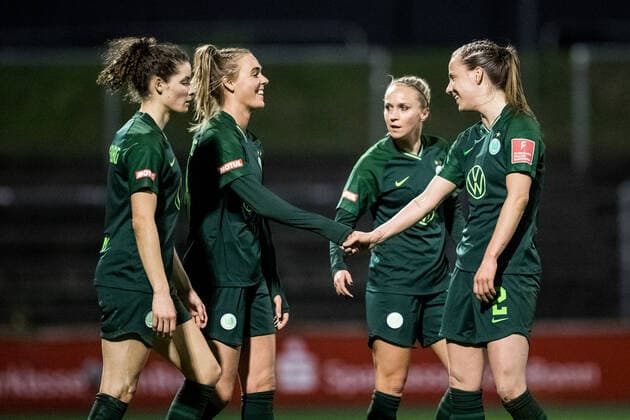 FLYERALARM. Frauen Fussball Bundesliga, 1. FC Koeln - VfL Wolfsburg; 11.03.2022 Jubel zum 1:5 durch Jill Roord ( 14, VfL Wolfsburg) FLYERALARM Frauen Fussball Bundesliga, 1. FC Koeln - VfL Wolfsburg, Koeln, Geissbockheim DFB REGULATIONS PROHIBIT ANY USE OF PHOTOGRAPHS AS IMAGE SEQUENCES AND OR QUASI-VIDEO. Copyright: xBEAUTIFULxSPORTS Wunderlx