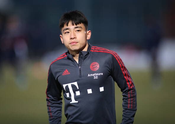 Unterhaching, Deutschland 11. März 2022: Fussball, Herren, Regionalliga Bayern, Saison 2021 2022, SpVgg Unterhaching - FC Bayern München II, Alpenbauer Sportpark Hyun-ju Lee (FC Bayern München II) DFB regulations prohibit any use of photographs as image sequences and or quasi-video *** Unterhaching, Germany 11 March 2022 Football, Men, Regionalliga Bayern, Season 2021 2022, SpVgg Unterhaching FC Bayern München II, Alpenbauer Sportpark Hyun ju Lee FC Bayern München II DFB regulations prohibit any use of photographs as image sequences and or quasi video