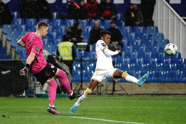 Jonas Omlin (Montpellier FC) - Hicham Boudaoui (OGC Nice) FOOTBALL : Montpellier vs OGC Nice - Ligue 1 Uber Eats - Montpellier - 12 03 2022 NorbertScanella Panoramic 