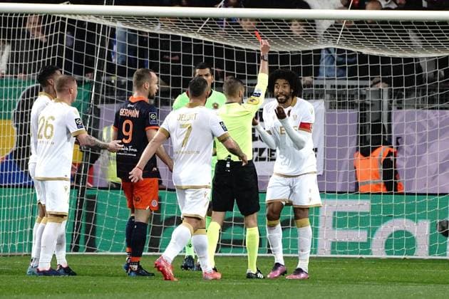 Carton rouge - Dante (OGC Nice) - Clement Turpin (arbitre) FOOTBALL : Montpellier vs OGC Nice - Ligue 1 Uber Eats - Montpellier - 12 03 2022 NorbertScanella Panoramic 