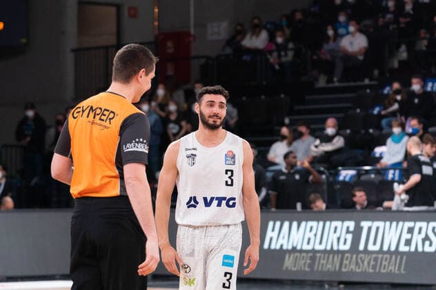 easyCredit Basketball Bundesliga, Hamburg Towers vs. Telekom Baskets Bonn, Hamburg, 29.10.2021 easyCredit Basketball Bundesliga, Hamburg Towers vs. Telekom Bskets Bonn, Maximilian DiLeo ( 3 Hamburg Towers) Copyright: xBEAUTIFULxSPORTS Mohwinkelx