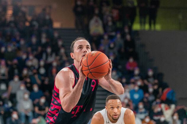 easyCredit Basketball Bundesliga, Hamburg Towers vs. Telekom Baskets Bonn, Hamburg, 29.10.2021 easyCredit Basketball Bundesliga, Hamburg Towers vs. Telekom Bskets Bonn, Karsten Tadda ( 9 Telekom Baskets Bonn) Copyright: xBEAUTIFULxSPORTS Mohwinkelx