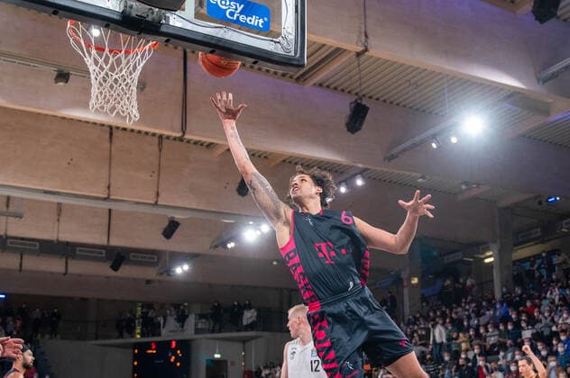 easyCredit Basketball Bundesliga, Hamburg Towers vs. Telekom Baskets Bonn, Hamburg, 29.10.2021 easyCredit Basketball Bundesliga, Hamburg Towers vs. Telekom Bskets Bonn, Michael Kessens ( 6 Telekom Baskets Bonn) Copyright: xBEAUTIFULxSPORTS Mohwinkelx