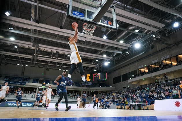 Nicholas Tischler (Basketball Loewen Braunschweig, 3) beim Dunk, MLP Academics Heidelberg vs. Basketball Loewen Braunschweig, Basketball, easyCredit Bundesliga, 25.Spieltag, Saison 2021 2022, 12.03.2022, MLP Academics Heidelberg vs. Basketball Loewen Braunschweig, Basketball, easyCredit Bundesliga, 25.Spieltag, Saison 2021 2022, 12.03.2022, Heidelberg Copyright: xEibner-Pressefotox EP_EER