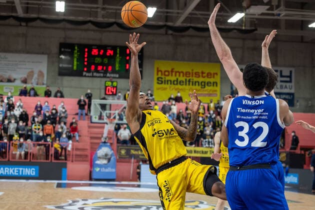 Isaiah Crawley (Tigers Tuebingen, 53) Terrell Randolph (VfL SparkassenStars Bochum, 32) Tigers Tuebingen vs. VfL SparkassenStars Bochum, 2. Basketball Bundesliga, Pro A, Barmer 2 Basketball, 29. Spieltag , Spielzeit 2021 2022, 12.03.2022 Tigers Tuebingen vs. VfL SparkassenStars Bochum, 2. Basketball Bundesliga, Pro A, Barmer 2 Basketball, 29. Spieltag , Spielzeit 2021 2022, 12.03.2022 Tuebingen Copyright: xNinaxSanderx xEibnerxPressefotox EP_NSR